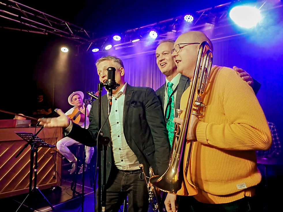 Fra åpningen av årets festival sist torsdag. Fra venstre den cubanske gitaristen Juan Carlos Romero, Per-Inge Jensen, Tore Fosse og Jan Ole Mikalsen.
 Foto: Niels Westphal