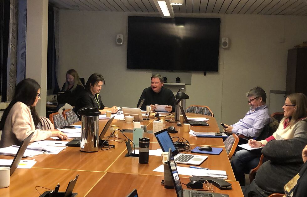 Hele formannskapet stiller seg bak kommunedirektørens knallharde kuttforslag for neste års kommunebudsjett.
 Foto: Stein Torger Svala