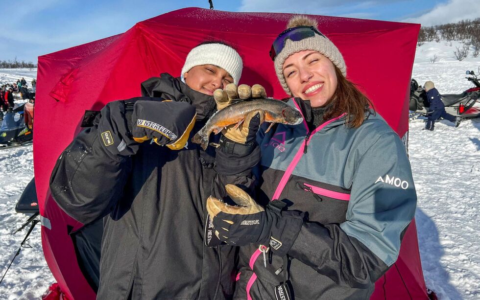 Dagens største fisk bet på kroken akkurat litt for sent. Til tross for at fiskerne måtte dra hjem uten premie var de storfornøyde med dagen.
 Foto: Irene Andersen