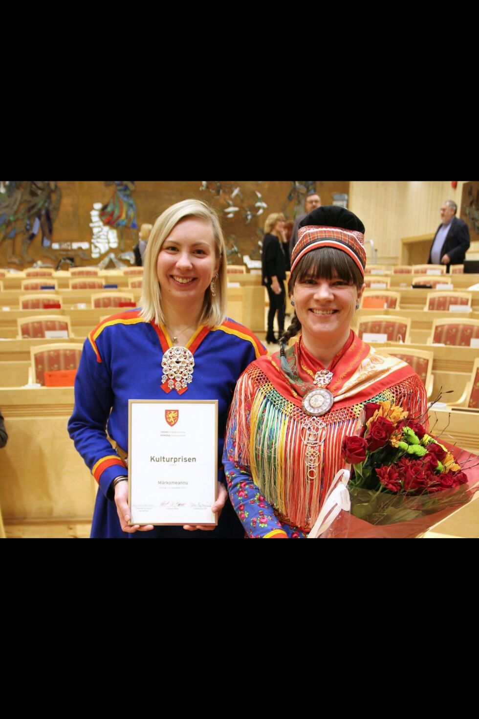 Márkomeannus festivalprodusent Anne Henriette Reinås Nilut mottok Troms fylkes kulturpris sammen med Emma Margret Skåden.
 Foto: Troms fylkeskommune