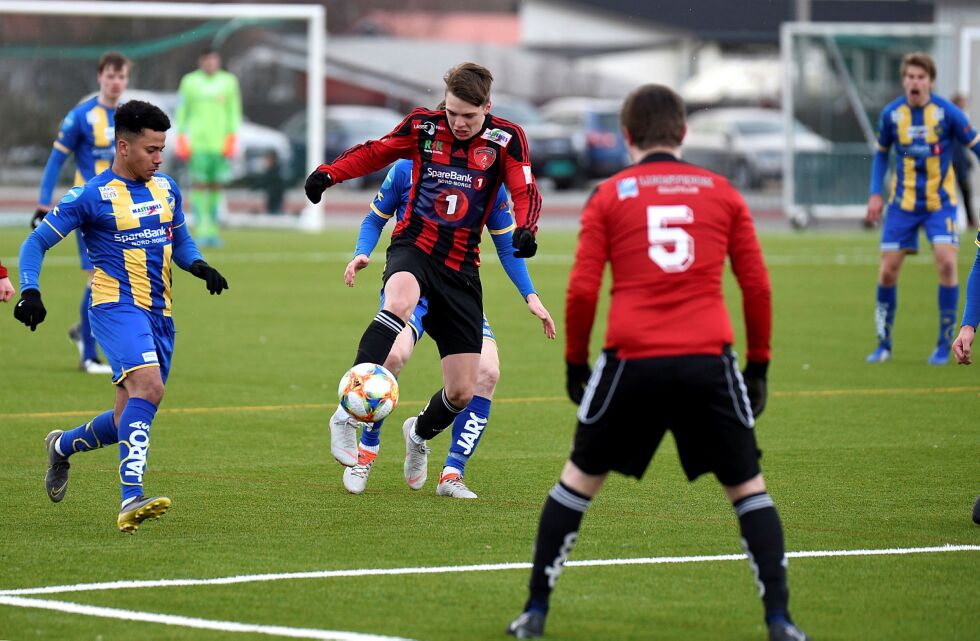 Porsanger IL møter HIF/Stein i første runde i cupen i år. Her er PILs Sindre Vonheim avbildet under fjorårets første cuprunde, da mot Alta IF. Foto: Marius Thorsen