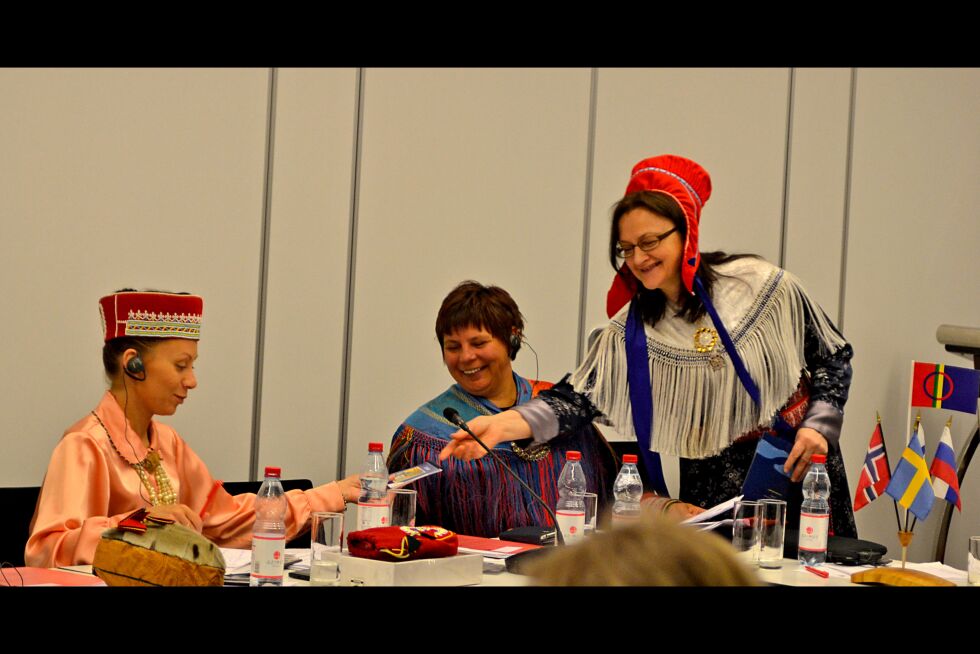 – Vi bør bli så synlige som mulig, uttalte Gudrun Lindi under Samisk kvinneforums konferanse i Murmansk og Lovozero.
 Foto:  Tatiana Britskaia
