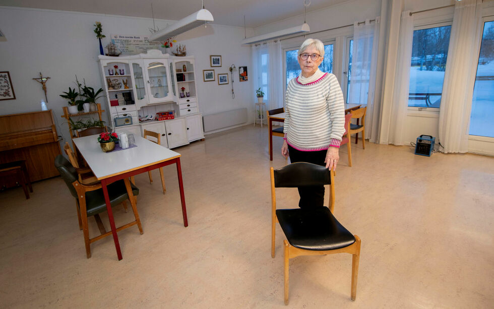 – Det er veldig mye gammelt som har blitt skrapt sammen til Porstun for at de eldre i det hele tatt skal ha noe å sitte på, sier Hanssen.
 Foto: Cecilie Bergan Stuedal