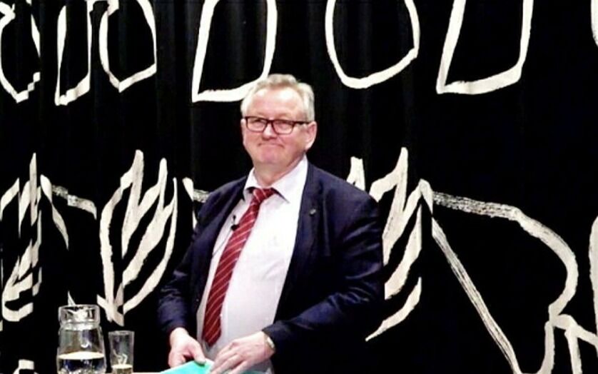 Jus­professor og påtroppende høy­esterettsdommer Jens Edvin A. Skoghøy står på sitt.
 Foto: Skjermdump fra tidligere UIT-debatt