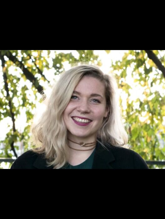 Alice Marie Jektevik flytter fra Oslo til Kåfjord for å bli festivalprodusent for Riddu Ri&#273;&#273;u.
 Foto: Raisa Porsanger