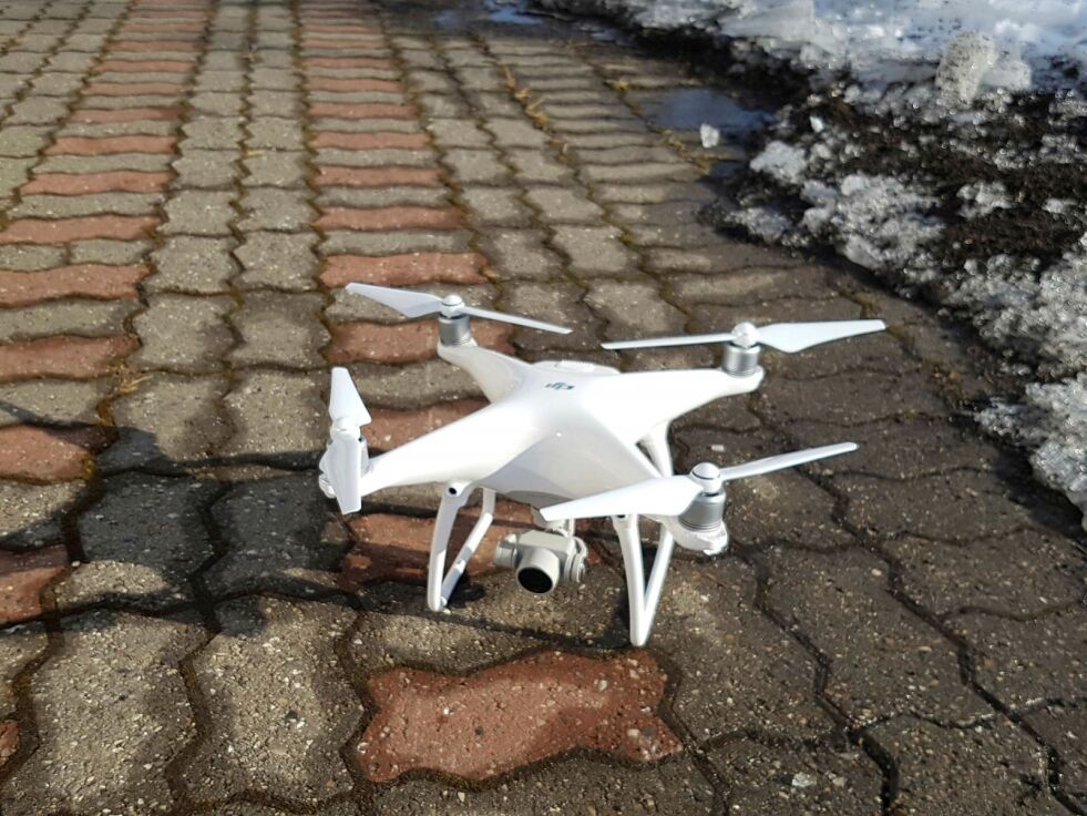Det er strenge regler for bruk av drone, og i mange nasjonalparker er dronebruk forbudt.
Foto: Torbjørn Ittelin