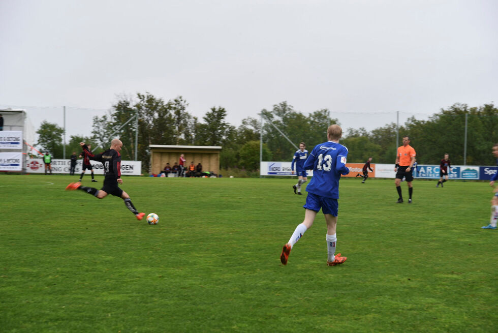 Billefjord IL topper, men Porsanger IL er også høyt på lista over de som mottar grasrotmidler i kommunen. Bildet er fra en fair play-kamp mellom BIL og PIL på Jiehkir stadion under jakten på bolyst.
 Foto: Kristin A. Humstad