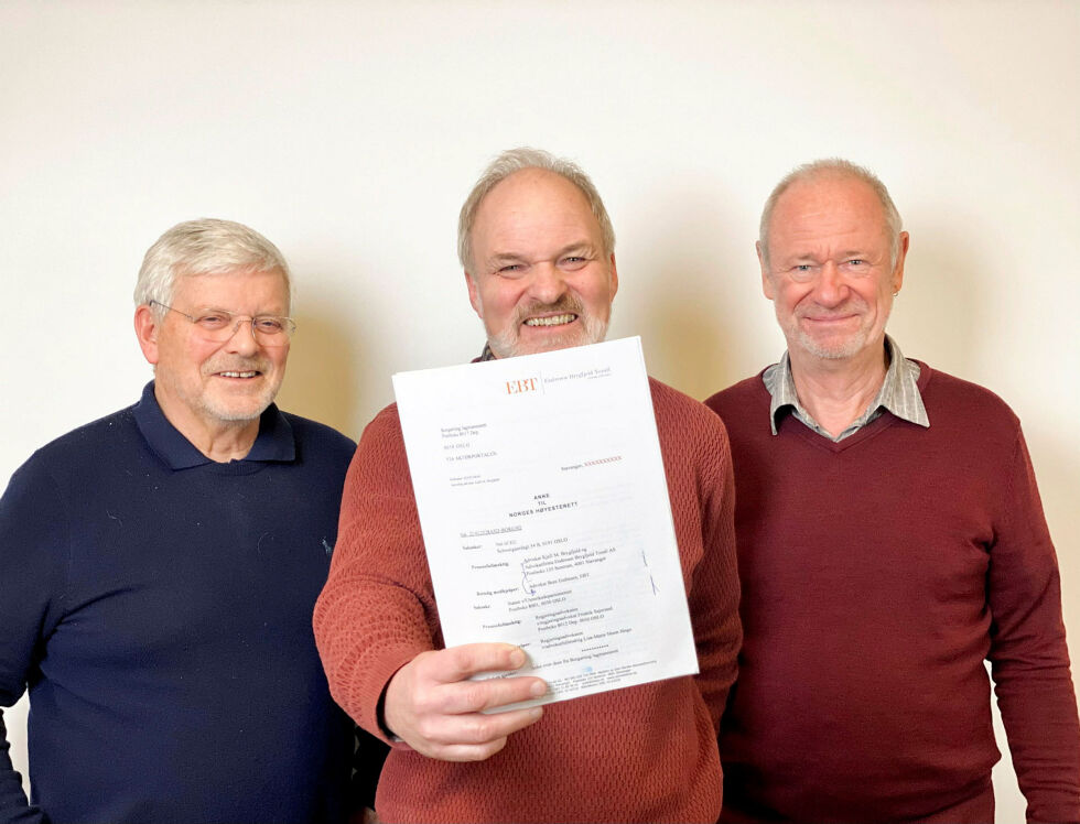 Advokat Kjell Brygfjeld, Nei til EU-leder Einar Frogner og advokat Bent Endresen med anken til Høyesterett.
 Foto: Eivind Formoe/Nei til EU