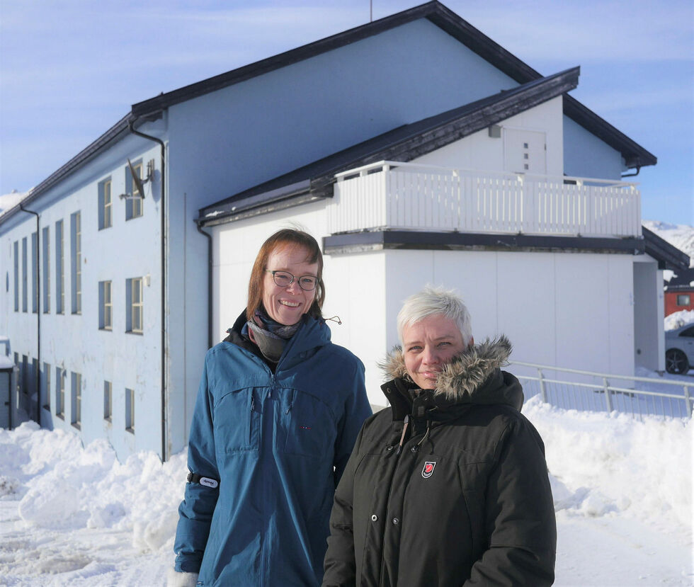 Tone Sæverås (til venstre) og Magritt Brustad arbeider med å forberede en stor tverrkirkelig konferanse for kristne fra hele Nordkalotten i Honningsvåg siste helg i juli.
 Foto: Geir Johansen