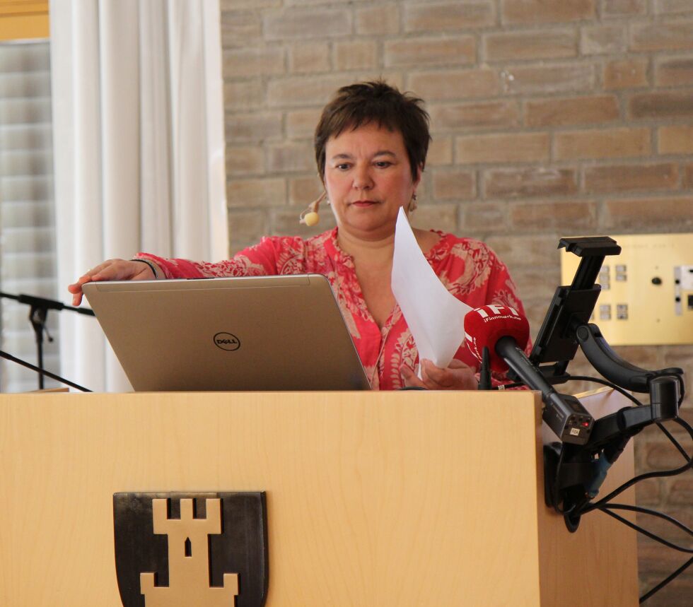 – Vi skal gå gjennom dette med stor interesse før saken skal opp på fylkestinget, sier fylkesordfører Ragnhild Vassvik om anbefalingen man har fått fra advokatfirmaet.
 Foto: Torbjørn Ittelin
