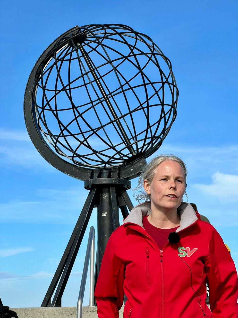 SV-leder Kirsti Bergstø sa at hun var ufattelig stolt over sine partifeller i Nordkapp som har kjempet for lokal råderett over Nordkappfjellet.
Foto: Yngve Kristiansen