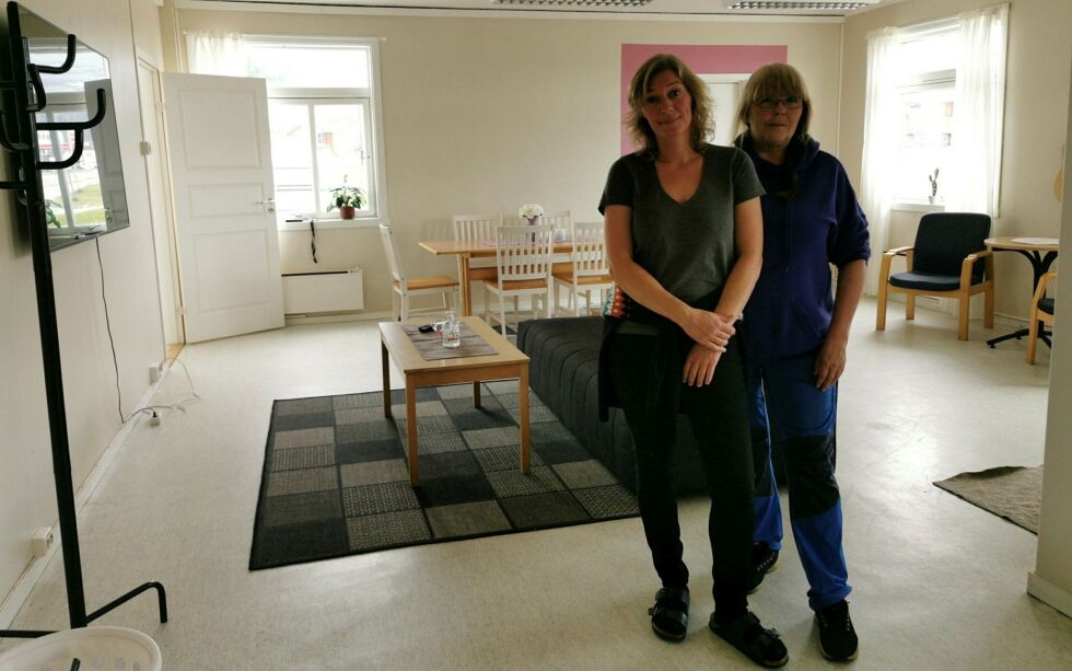 Lene Lura og Ran­di Wenn­berg står her i den stør­ste fel­les­stu­en. Beg­ge foto: Kri­stin Hum­stad