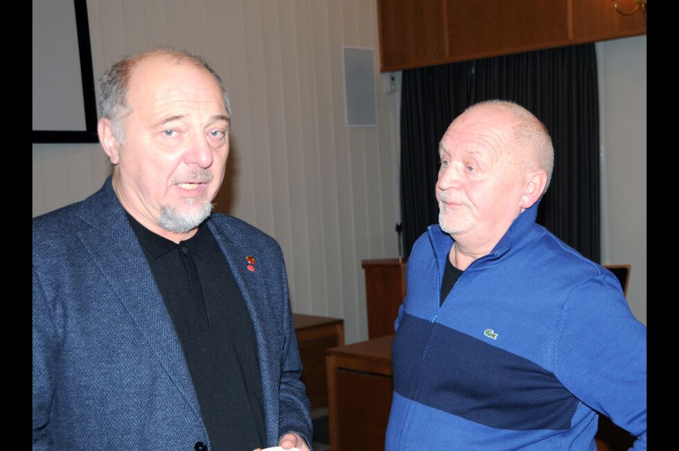 Ordfører Rune Rafaelsen og Høyres Bjørnar Gjetmundsen er bekymret for sjølaksefisket.
 Foto: Hallgeir Henriksen