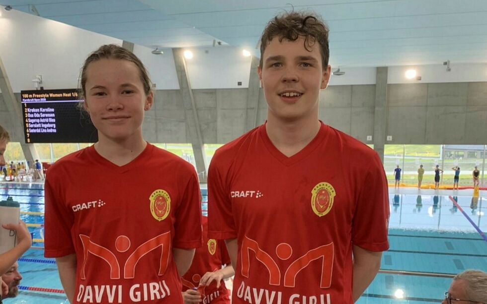 Karasjok-ungdommene Sandra Marie Balto (13) og Kurt Mortelmans Somby (15) gjør det bra i svømmesporten. Foto: Karasjok svømmeklubb