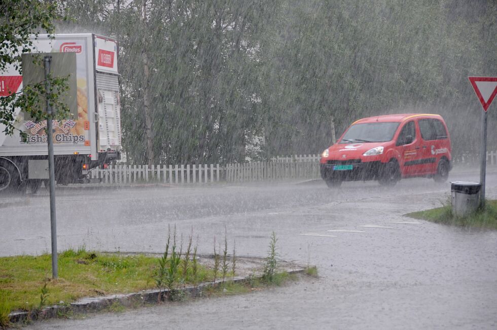 Skikkelig regnskyll i Karasjok.
 Foto: Stein Torger Svala