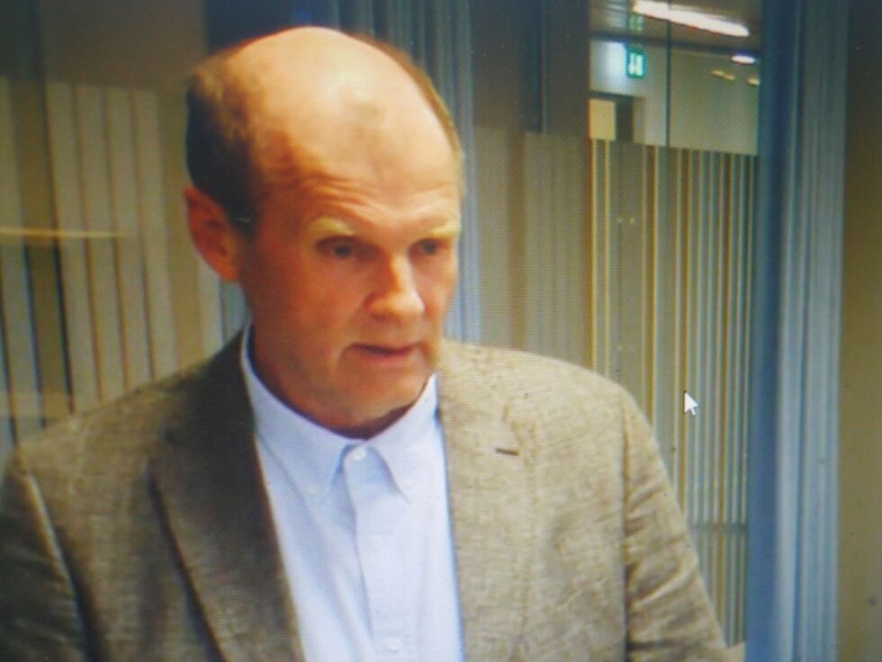 – Jeg følte meg helt rettsløs, sa tidligere kommunedirektør Einar Hauge, da han i Hammerfest tingrett mandag forklarte seg om prosessen som førte til hans avgang. Foto: Skjermdump