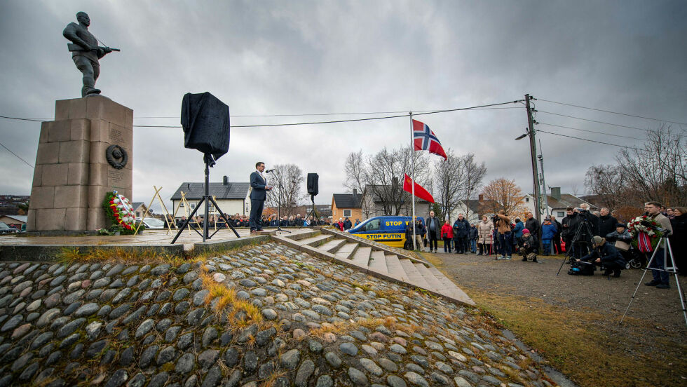 – Vi må stå fast på våre prin­sipp­er om frihet, demo­krati og selv­sten­dig­het. Og aldri tie når vi ser urett, sa ordfører Magnus Mæland.
 Foto: Cecilie Bergan Stuedal