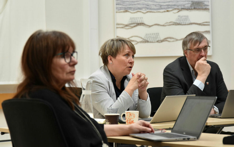Ordfører Aina Borch Porsanger sitt tilleggsforslag ble vedtatt, med full støtte fra Sylvi Johnsen (SV). Kommunedirektøren sin innstilling ville bety stengt svømmehall minst ut 2024.
– Jeg tenker at vi ikke har noe annet valg, dette er så viktig for hele kommunen, sa Sylvi Johnsen.
 Foto: Sara Olaussen Stensvol