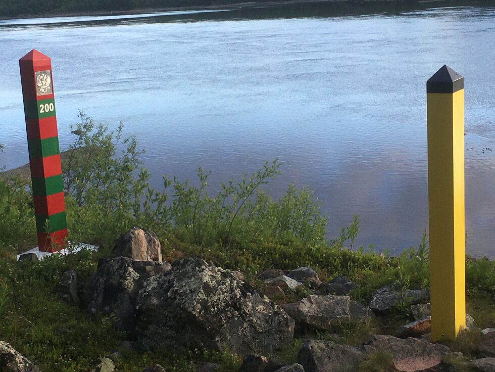 Stedet ved Pasvikelva ligger like ved den norsk-russiske grensen. Vertene må hver gang advare gjestene tydelig om ikke å krysse grensen, ikke med en hånd engang. Det kan resultere i en stor bot.
 Foto: Jorunn Eikjok