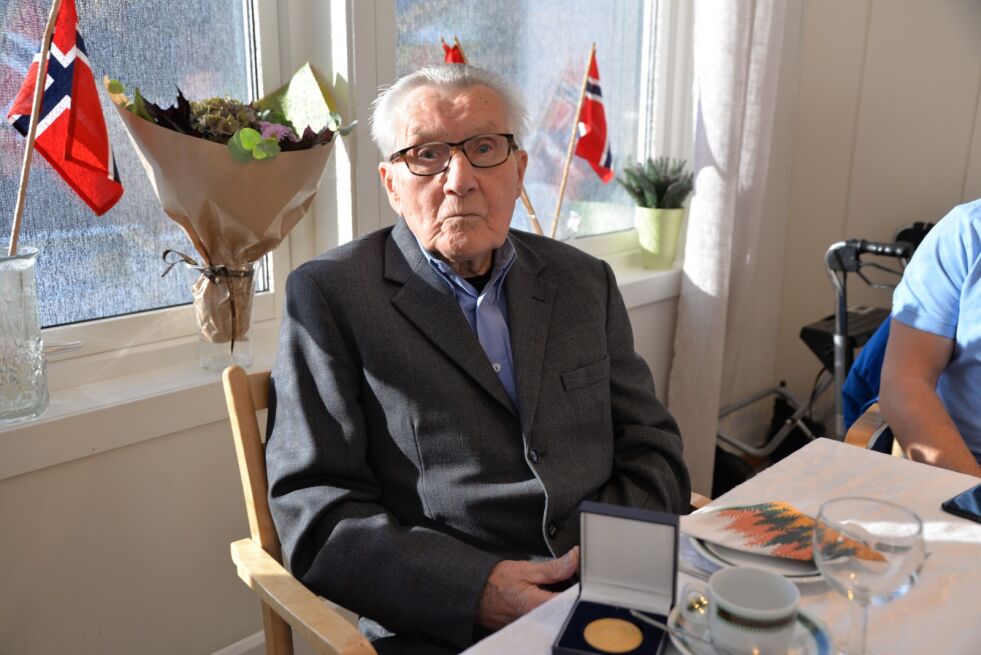 Oluf Johnsen har endelig fått sin fortjente heder fra det offisielle Norge.
 Foto: Steinar Solaas