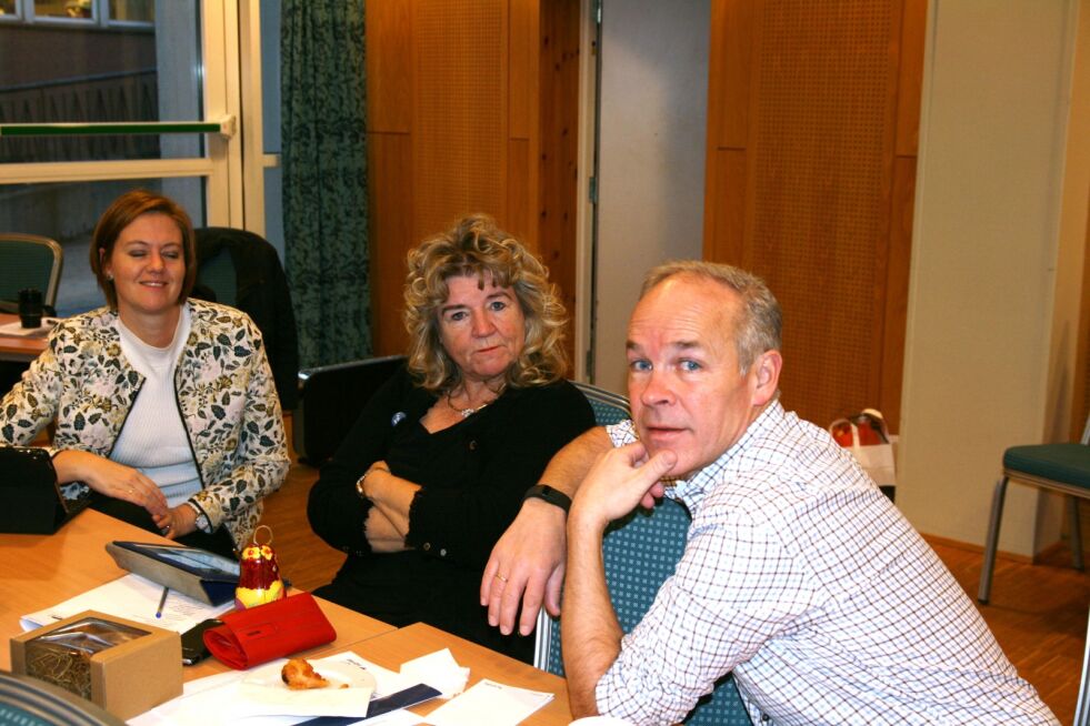 Regjeringen sendte tre foredragsholdere til Høyres årsmøte. Fra venstre Marit Berger Røsland, Liv Aanby og Jan Tore Sanner.
Foto: Bjørn Hildonen