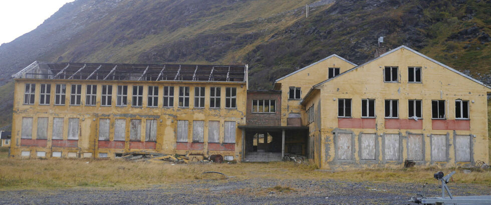 For kort tid siden solgte Nordkapp kommune det gamle interntatet på Sarnes til selskapet Wells Norway AS. Når vil Kari Lene Olsen (Ap) ha svar på flere spørsmål som gjelder dette salget.
 Foto: Geir Johansen