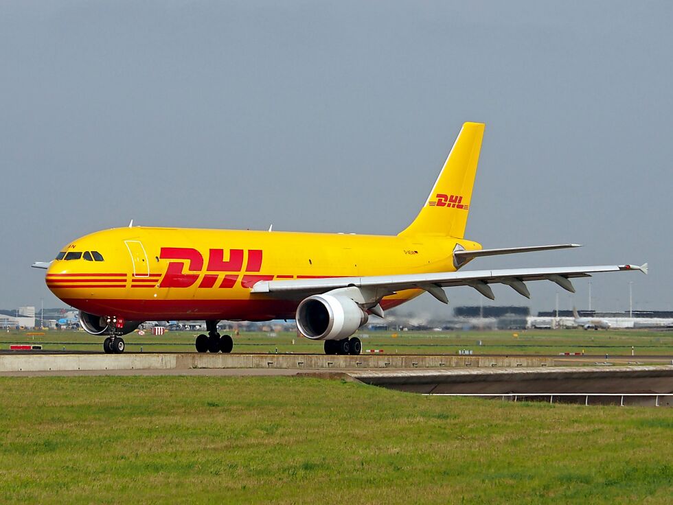 Det internasjonale frakt- og logistikkselskapet DHL planlegger sin første testflight fra Lakselv til Oslo. Flyet på bildet er for øvrig en Airbus av typen A300B4-622R. Det er en av flytypene DHLs datterselskap European Air Transport har fått godkjent brukt til Banak.
 Foto: Alf van Beem