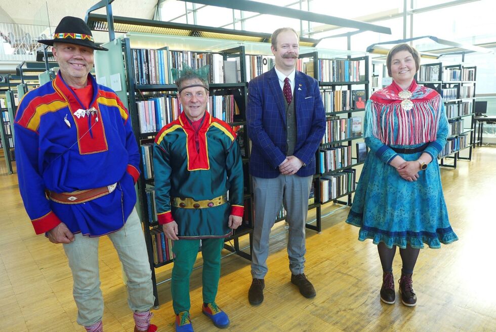 Høy­es­te­rett vi­ser i Nes­se­by-dom­men at re­sti­tu­sjons­prin­sip­pet har en plass i norsk rett. Og Finn­marks­kom­mi­sjon­en har for­ank­ret prin­sip­pet, ifølge pro­fes­sor dr. juris ved UiT, Øy­vind Rav­na. Han hev­der at re­sti­tu­sjons­re­ge­len in­ne­bæ­rer at det ikke er av­gjør­ende om sta­ten el­ler and­re gjen­nom en viss pe­ri­ode har hatt rå­dig­het over om­rå­de­ne. Her er Rav­na (til venst­re) sam­men med ju­rist Ánte Som­by, fyl­kes­råd Bjar­ne Roh­de og sa­me­tings­pre­si­dent Aili Kes­ki­ta­lo un­der ILO-se­mi­na­ret ny­lig. Foto: Zoia Rav­na
