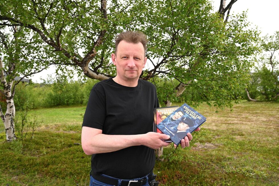 Roger Albrigtsen er nå ute med siste bok i serien «Krigsseilere fra nord».
 Foto: Sara Olaussen Stensvold