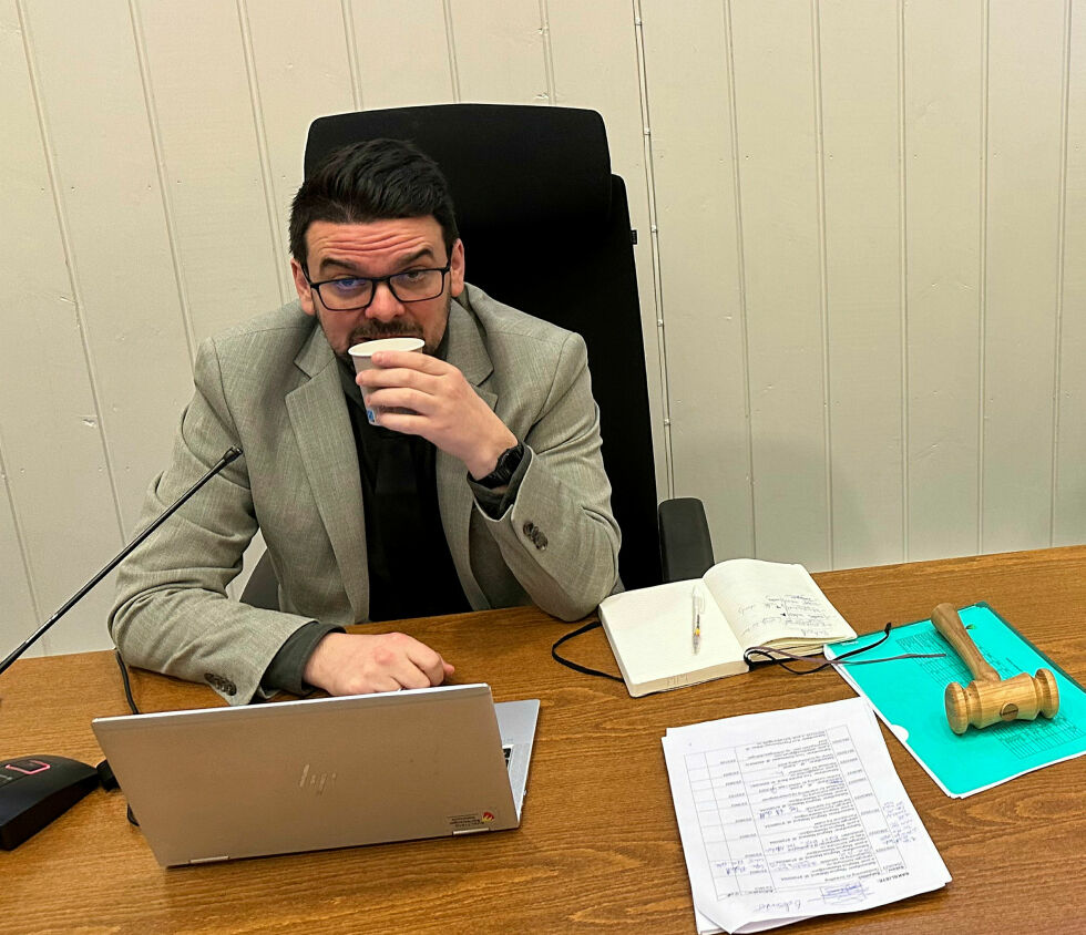 Mange reagerte da ordfører Magnus Mæland «ville ha seg frabedt» påstander han tolker Aps Guro Brandshaug kom med i kommunestyret.
 Foto: Hallgeir Henriksen