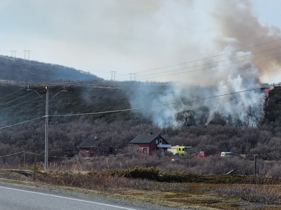 Det skal ikke være fare for bebyggelsen i området, ifølge politiet.
 Foto: Torbjørn Ittelin