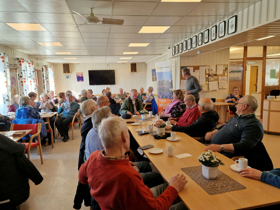 I Kir­ke­nes kunne tid­lig­ere gene­ral­sek­re­tær i Pen­sjo­nist­for­bun­det, Har­ald Norman, påpeke vik­tig­he­ten av et sterkt for­bund og pen­sjo­nis­ter som en kjem­pe­res­surs i sam­funn­et.
 Foto: Nils-Edvard Olsen