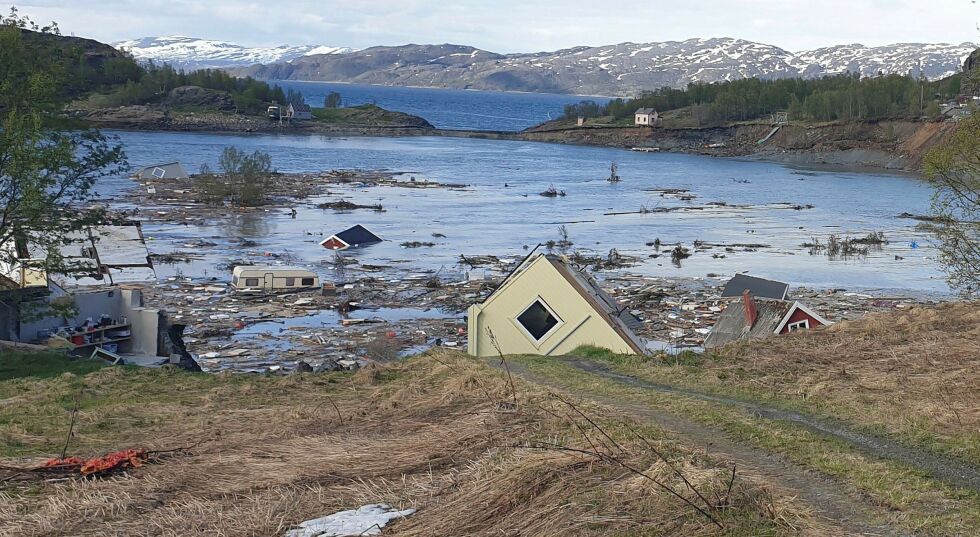 Kvikkleira tok med seg åtte bygninger på Kråkneset ut i fjorden. Selv om det er mye kvikkleire i Alta, tror ikke NVE at et stort skred vil skje igjen. Foto: NVE