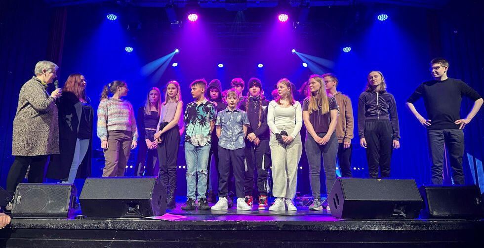 Rundt 40 ungdommer deltok under årets «Ung kultur møtes» i Nordkapp. Her er noen av deltakerne.
 Foto: Nordkapp kulturskole