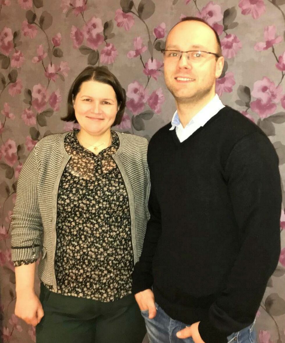 Solveig Ballo i Sápmi næringshage og Vidar Andreassen i Visjona skal  ta kontakt og legge til rette for reiselivsbedriftene i Sápmi. FOTO: PRESSEFOTO