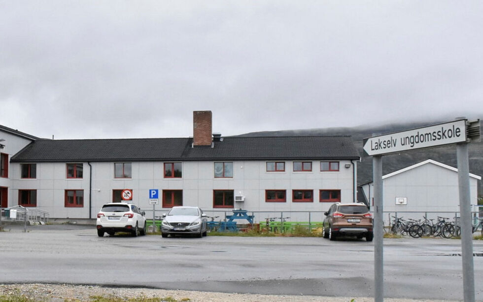 Lærerne på barne- og ungdomsskolen i Lakselv opplever høyt arbeidspress. Nå legges det opp til ytterligere kutt, og det er stor uro og usikkerhet blant de ansatte.
Foto: Sara Olaussen Stensvold