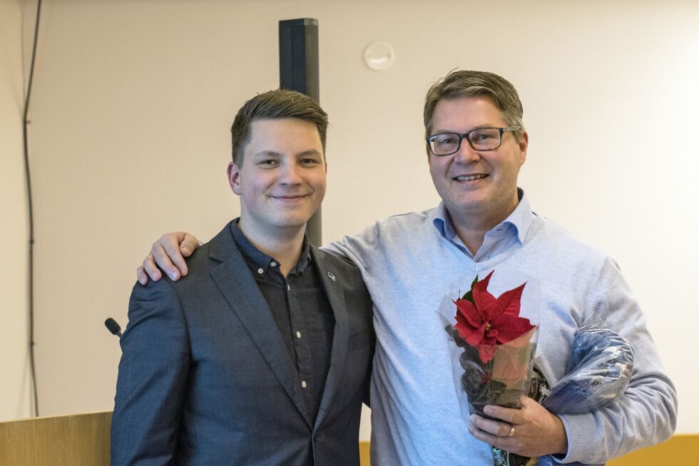 Tarjei Leinan Mathiesen (til høyre) overtok i 2017 ledervervet i Porsanger Høyre fra Jonas Sørum Nymo. Nå er han glad for at det er kamp om posisjonene på partiets nominasjonsliste.
 Foto: Marius Thorsen