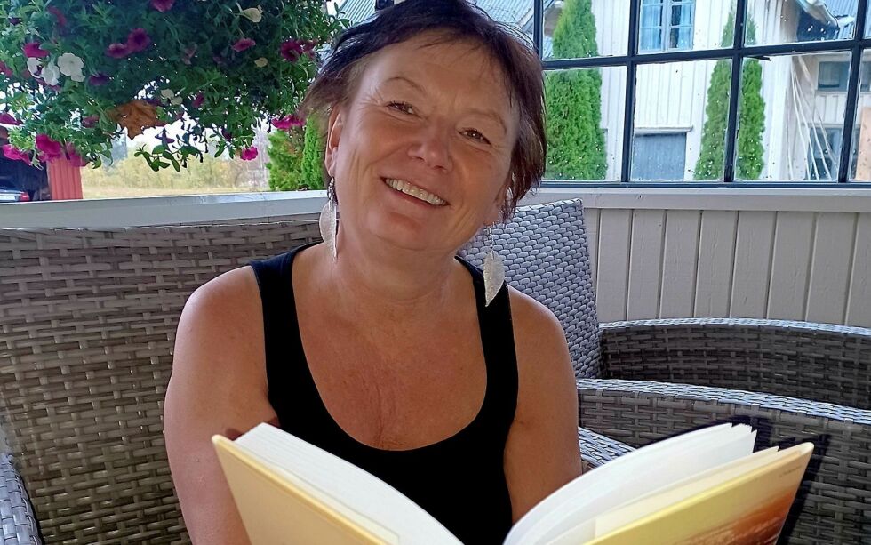 Forfatter Irene Larsen, som for øvrig er leder av Foreninga samiske forfattere, er ute med ny bok, en roman der handlingen er lagt til Vest-Finnmark.
 Foto: Privat