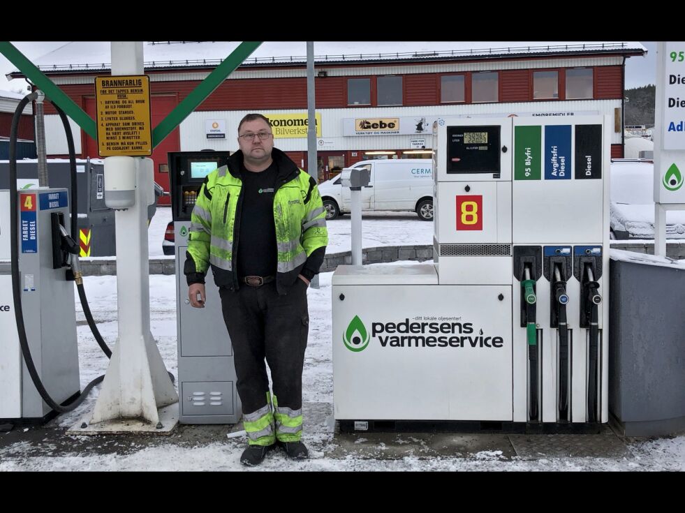 I forrige uke solgte Pedersens varmeservice diesel til 13,80 kroner i Alta. Nå vil daglig leder Rune Andreassen også etablere seg i Lakselv, som i lang tid har hatt svært høye drivstoffpriser. Mandag formiddag lå dieselprisen på 16,08 kroner per liter hos begge stasjonene i bygda.
 Foto: Privat