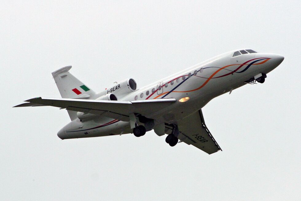 ENIs flydivisjon Servizi Aerei eier flere businessjets, som denne, en Falcon 900 EX EASy. Nå ser selskapet mot Banak.
 Foto: Russavia/Wikimedia
