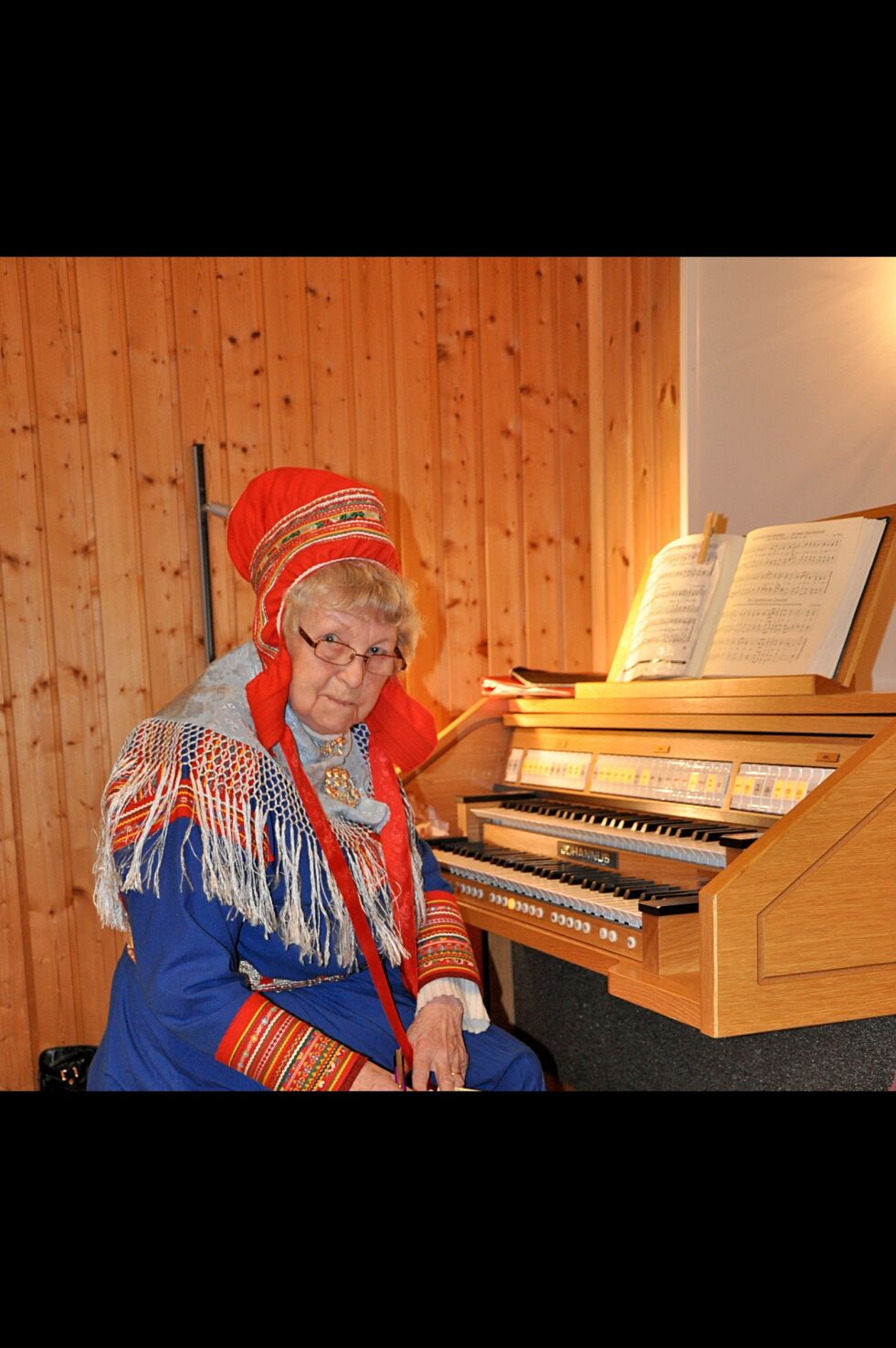 Inga Johansdatter Turi Hætta fikk kongens fortjenstmedalje for sin innsats for søndagsskolene samt samfunnsnyttige arbeid i Kautokeino kommune.
 Foto: Olav Berg Lyngmo
