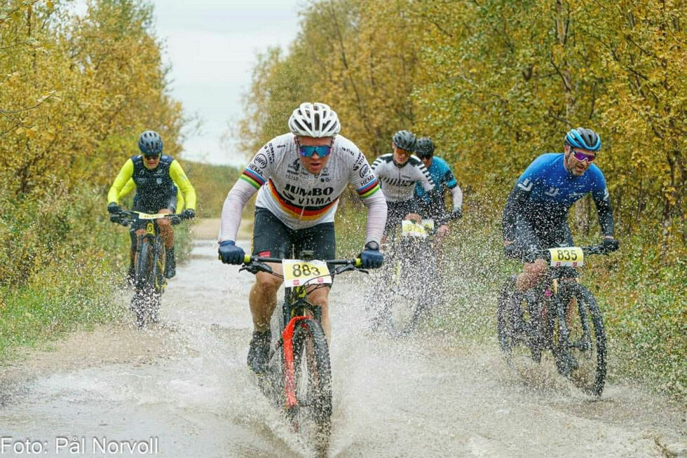 – Noe svet­te ar­ran­gø­rer ven­ter på på­mel­din­ger, mel­der ritt­le­der Ma­rit He­le­ne Eira i Bingesrittet.
 Foto: Pål Nordvoll