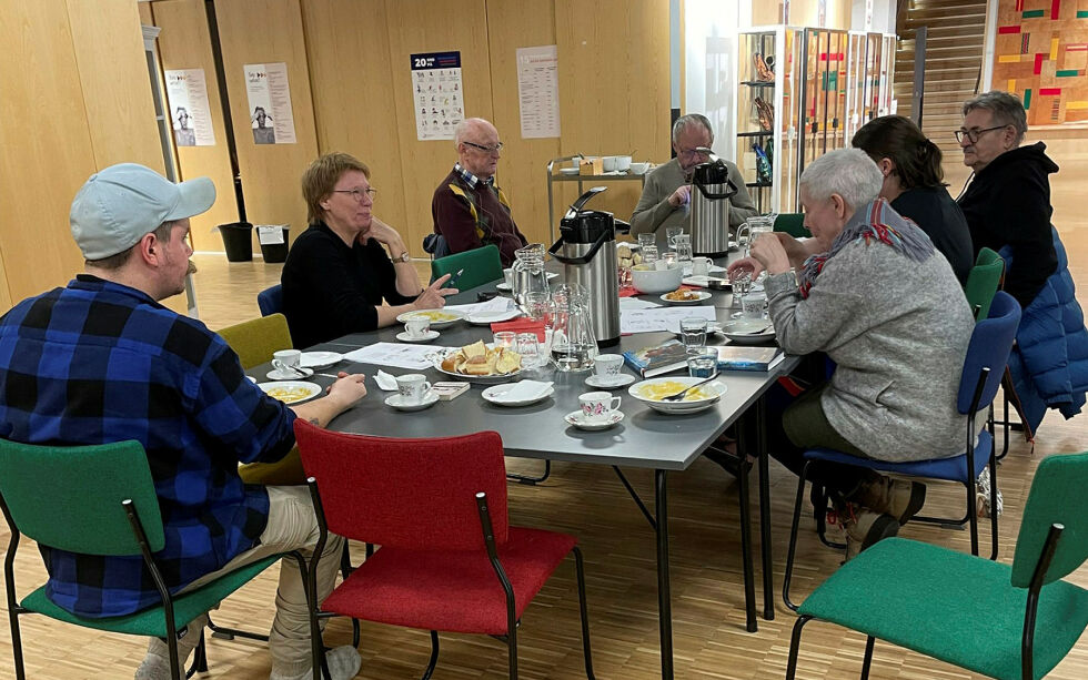 Samisk språkstund på Várdobáiki samisk senter på Evenskjer i Tjeldsund kommune.
 Foto: Geir Elvebakk Moski