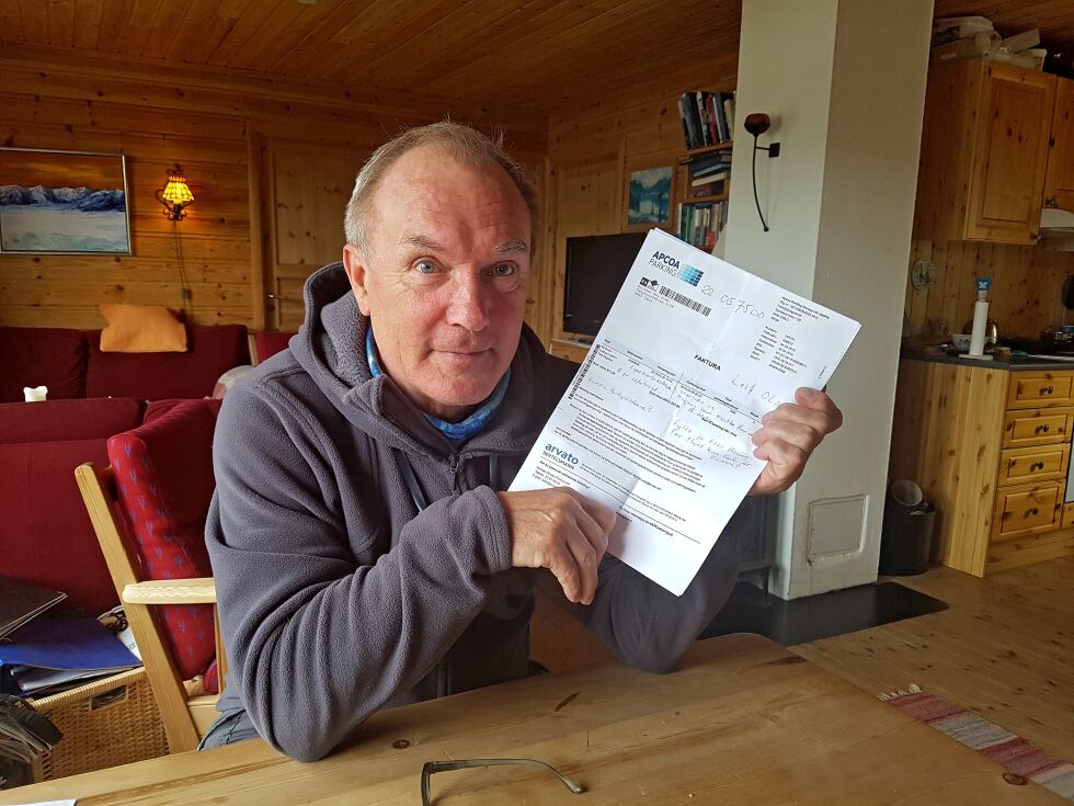– Det er en plage og irriterende at Apcoa Parking sitt parkeringssystem på Kirkenes lufthavn ikke fungerer, sier Roy Eriksen fra Smalfjord i Tana.
 Foto: Tom Hardy