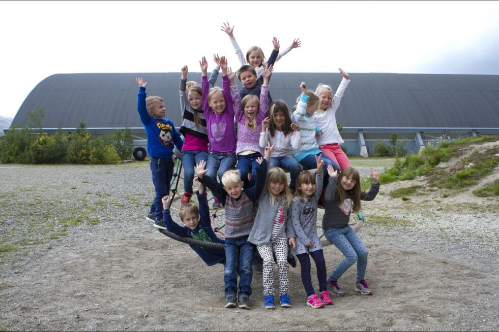 GIR RÅD: Elevene i 2. klasse ved Lakselv barneskole kommer med gode råd til velgerne.
 Foto: Christina Gjertsen