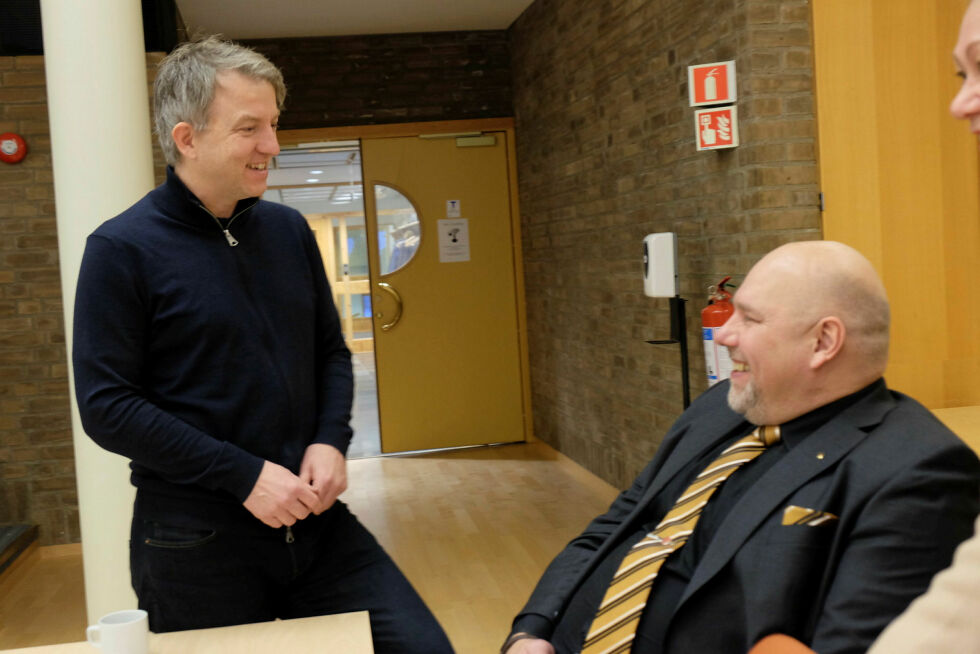 Kristian Wenger (til venstre) fra selskapet Tinkr AS ledet workshopen som var innlagt i programmet. Her i samtale med Hans-Jacob Bønå.
 Foto: Bjørn Hildonen