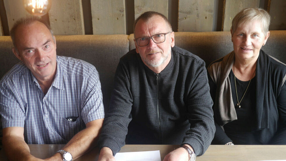 De har arbeidet med planer om ny svømmehall siden kommunestyret nedsatte et eget utvalg for saken i 2013. Fra venstre Arve Andersen, Bengt Altmann og Liselotte Hansen. Etter siste møte i kommunestyret er det høyst uvisst om, og eventuelt når, ny svømmehall kan bli en realitet.
 Foto: Geir Johansen