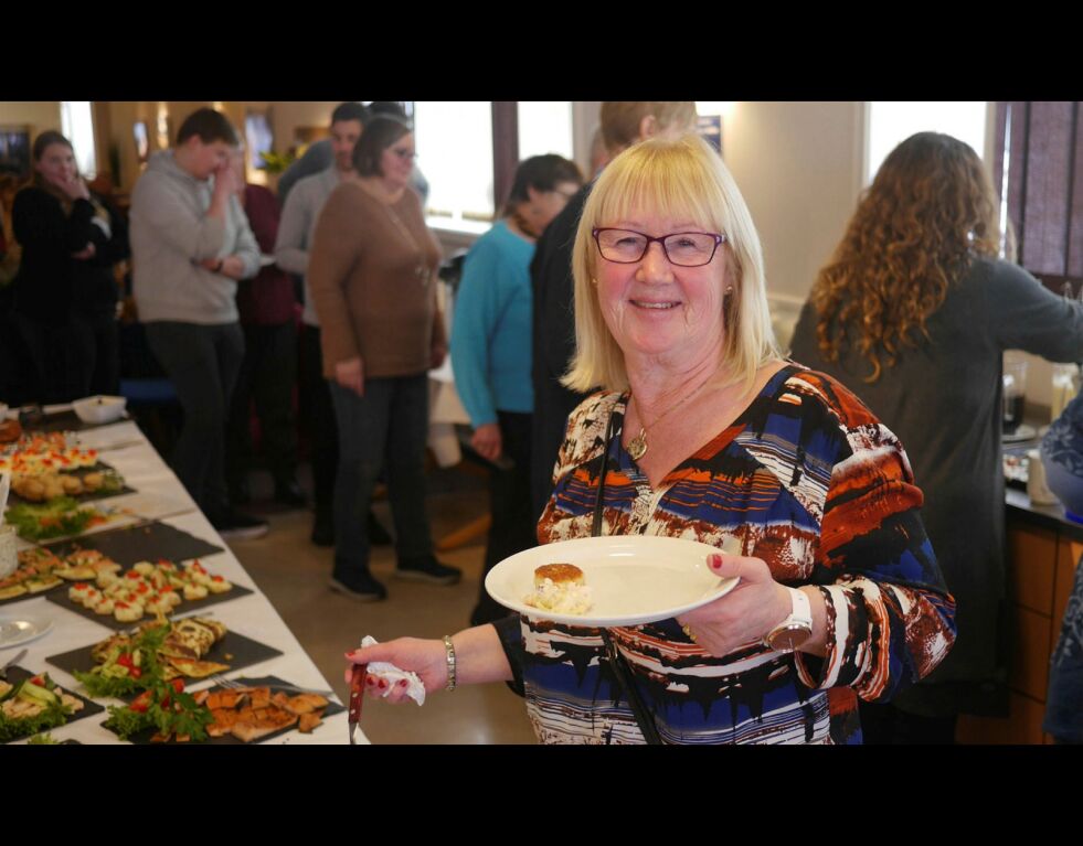 – Det er rett og slett bare imponerende hva de greier å få til, sa  Anne Grete Ellingsen, som var en av rundt 200 gjester ved fiskebordet.
 Foto: Geir Johansen