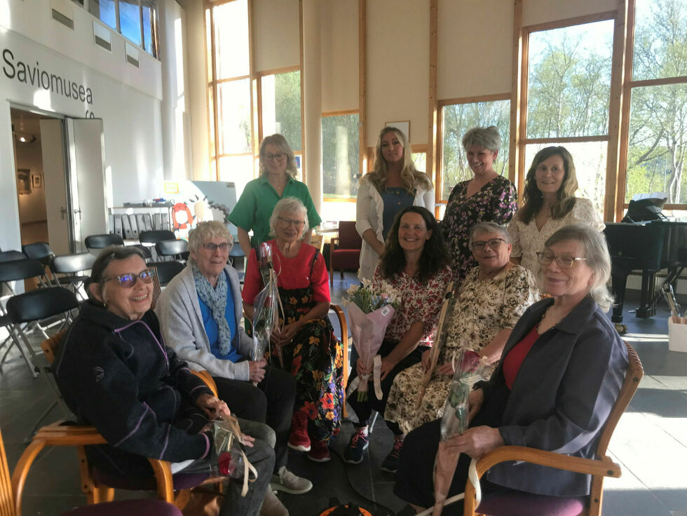 Bakre rekke: Beryl Borthen (fra venstre), Lill Marit Johansen, June Gramnæs, Liv-Astrid Figenschou.
Sittende fra venstre: Inger Tvedt, Randi Syrstad, Irma Beddari, Sigrid Sæterhaug, Inger Aune og Britt Mortensen.
 Foto: Nikita Møllersen