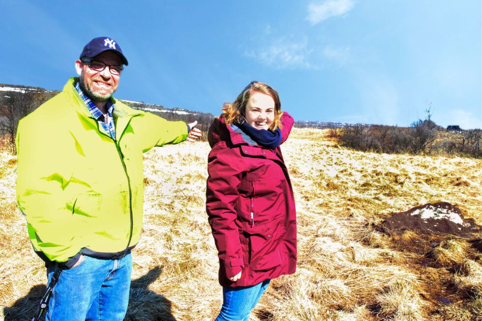 Avdelingsleder Roy Aslaksen og arealplanlegger Ulrikke Ryen Haakonsen vil gå videre med utbyggingen av boligfeltet så snart de får endelig klarsignal fra politikerne.
 Foto: Torbjørn Ittelin